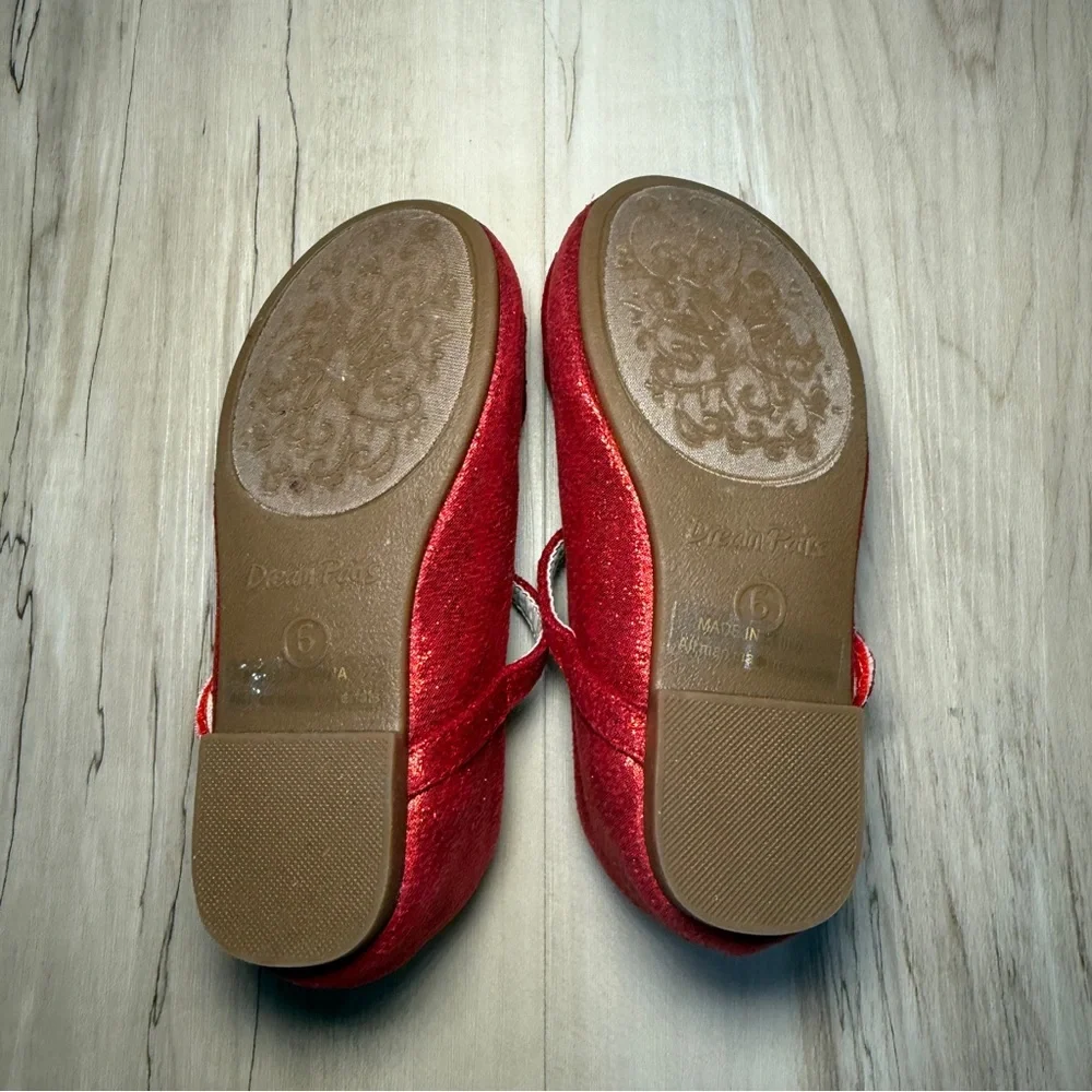 Dream Pairs Red Glitter Kids Shoes with Heart Detail Size 6T